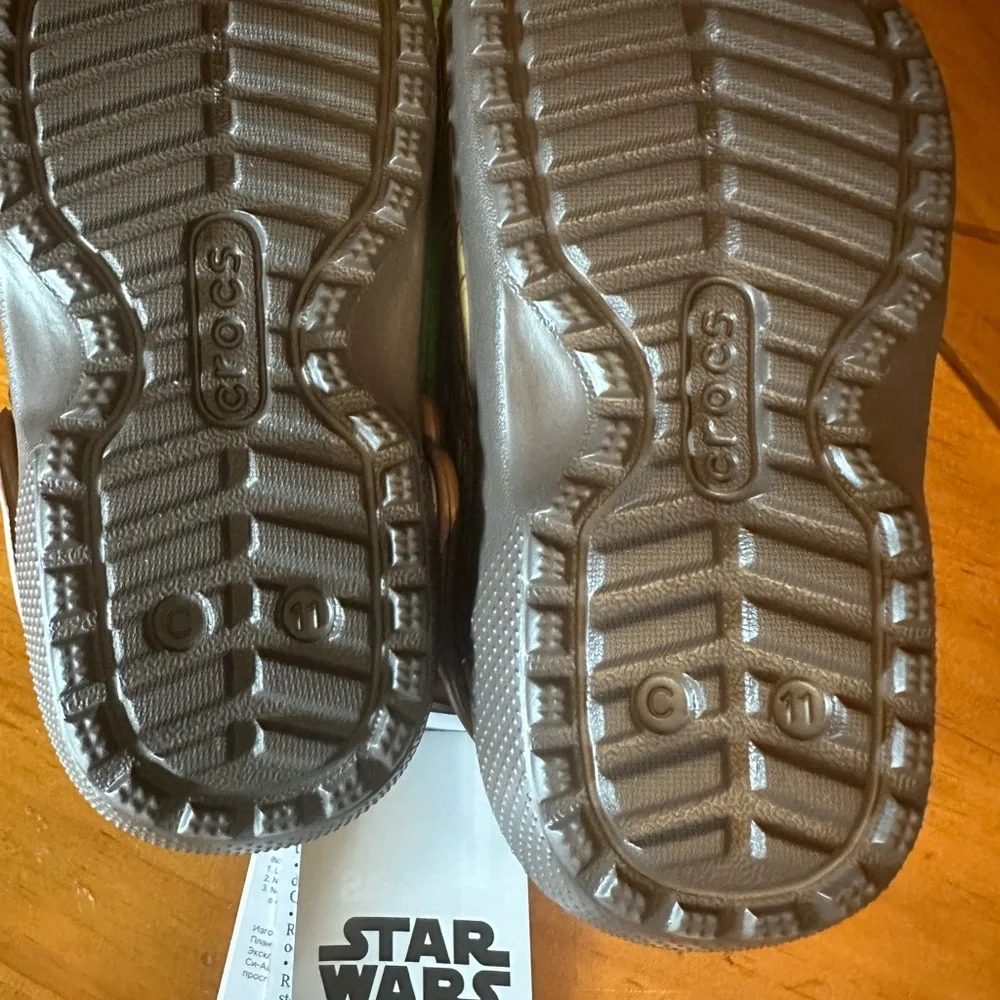 Stars x Crocs Classic Lined Clog Chewbacca - Size c 11 NEW